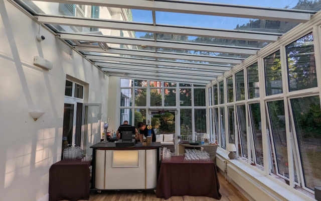 The Grove Hotel