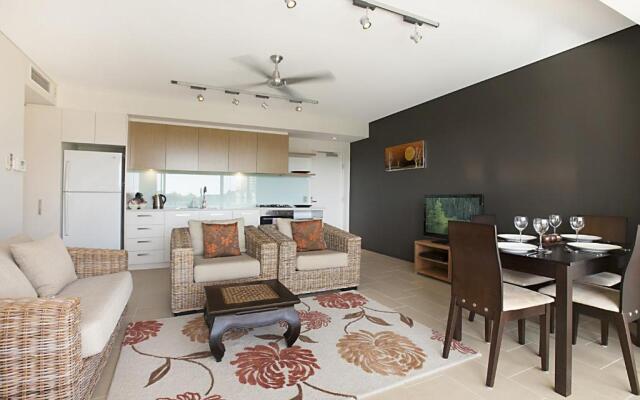 Saltwater Suites - 1,2 & 3 Bed Waterfront Apartments