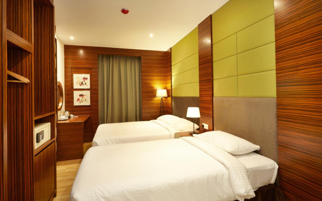 Hotel Six Seasons
