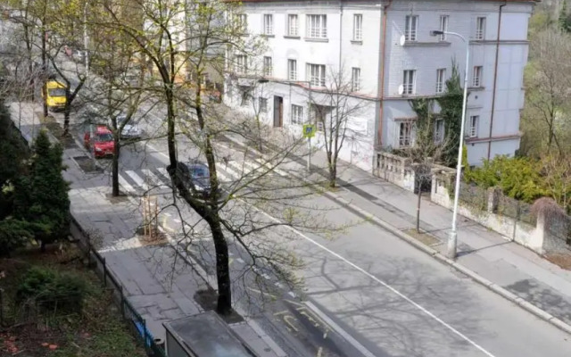 Central-Modern-Apartment