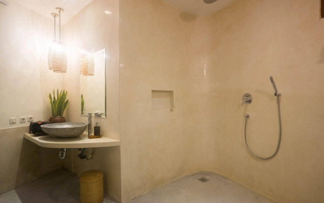 Honai Resort
