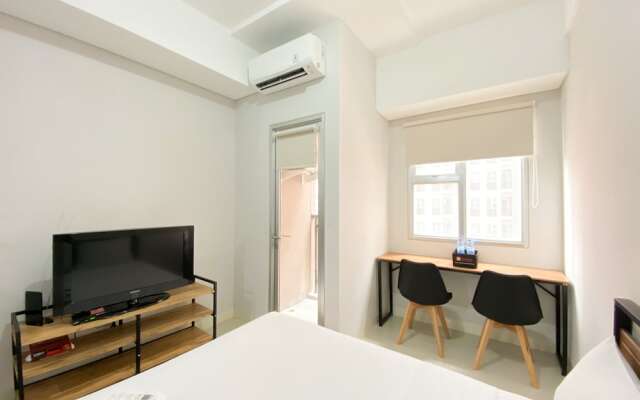 Chic And Cozy Studio Apartment At Transpark Juanda Bekasi