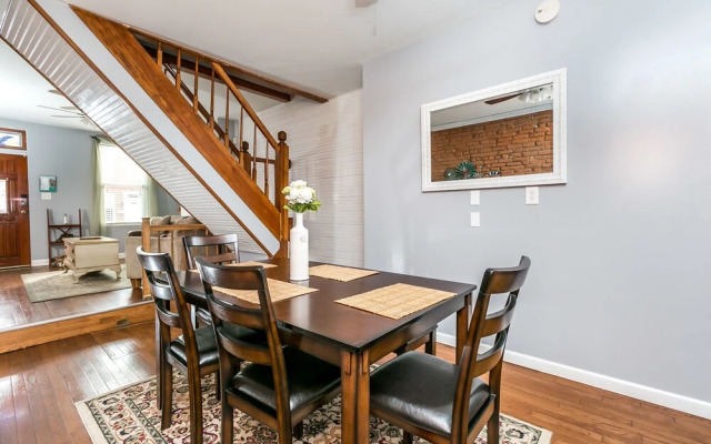 Charming Home Near Harbor&stadiums W/2carparking