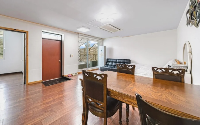 Chuncheon Dogandstay