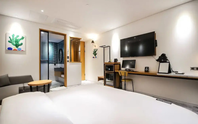 Brooks Business Hotel