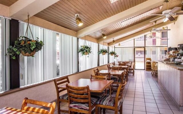 American Inn and Suites