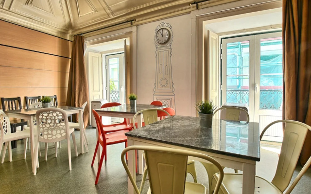 Bairro Alto Palace  Apartment for Large Groups