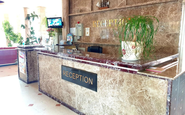 Sunny Day Club Hotel