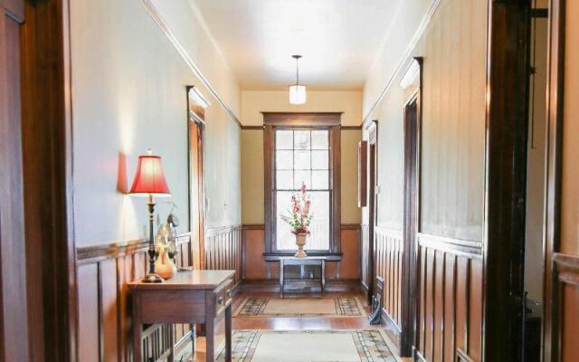 Iron Horse Inn