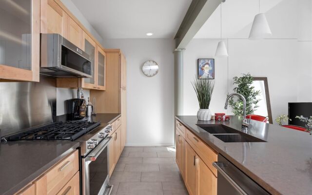 TWO Modern Penthouses on Mass by CozySuites