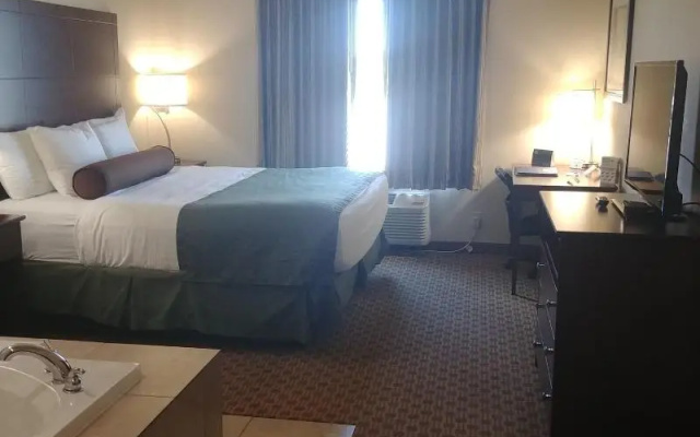 Cobblestone Hotel & Suites – Broken Bow