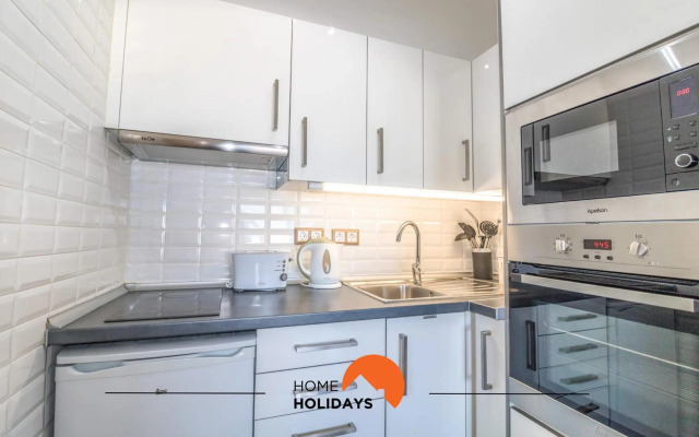 #057 Cozy Sea View in Old Town