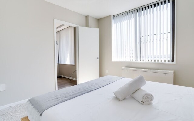 Stylish & Fantastic apt in Crystal City