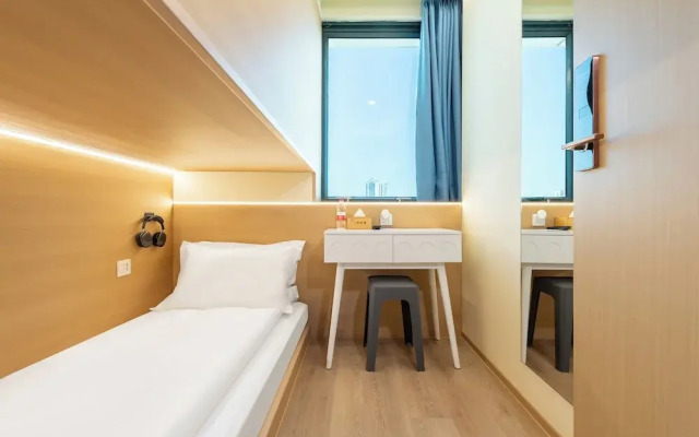 Lemon Hotel
