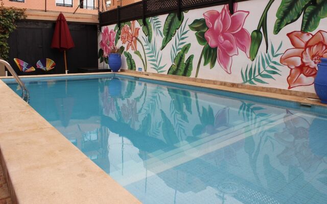MAJOREL PEARL  Restaurant Piscine SPA