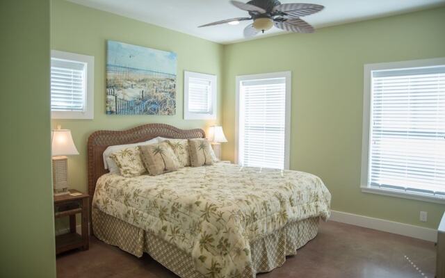 Turtle Paradise - 5 Br Home