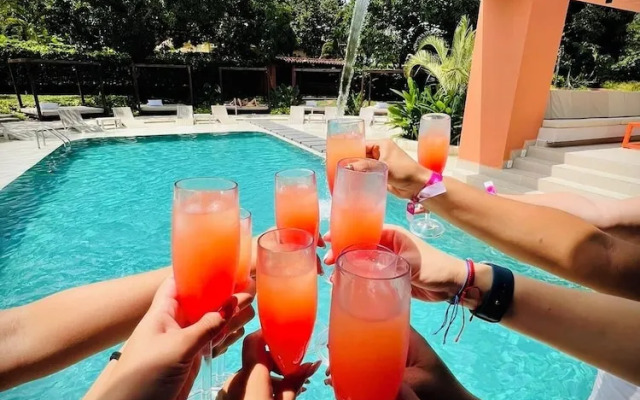 Del Tropico Hotel