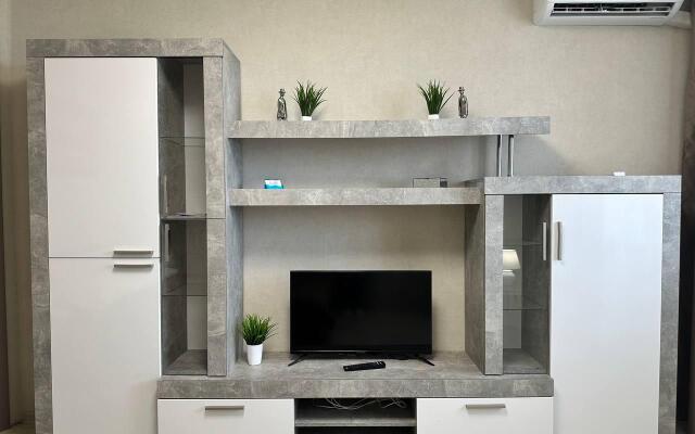 EasyRent on Dybenko street 27A