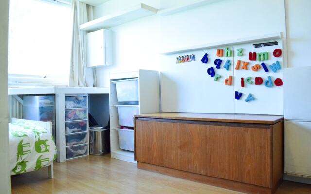 2 Bedroom Flat In Bethnal Green