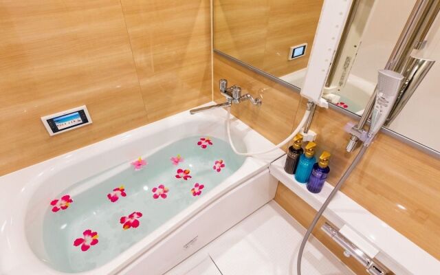 Yenn's Marina Inn Mercy