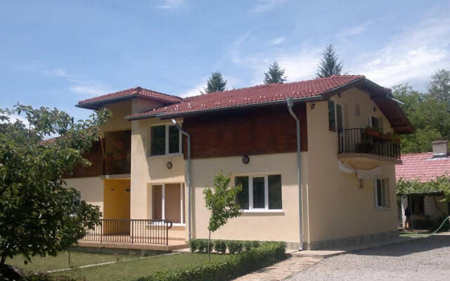 Villa Nanevi