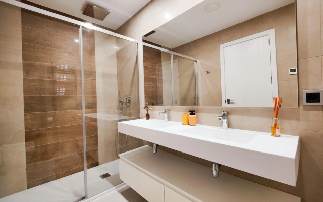 SUNSET WAVES sunny apARTs