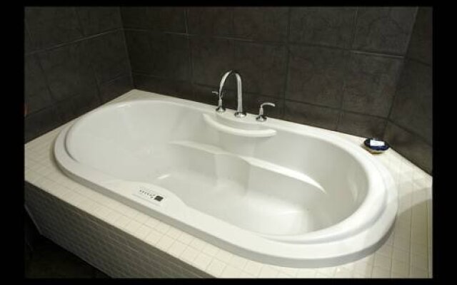 Adventure Tofino B&B