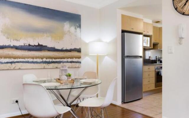 Woolloomooloo Self Contained Modern Apartment