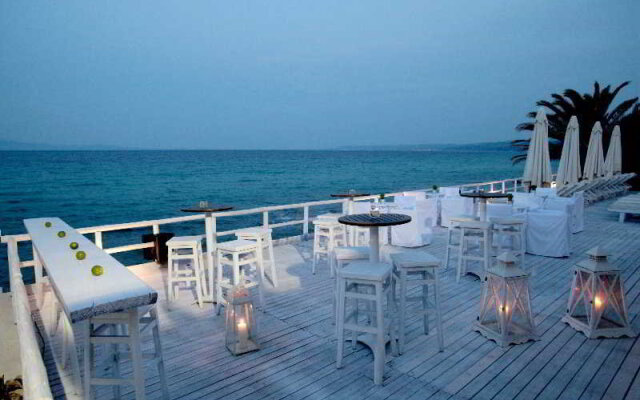 White Suites