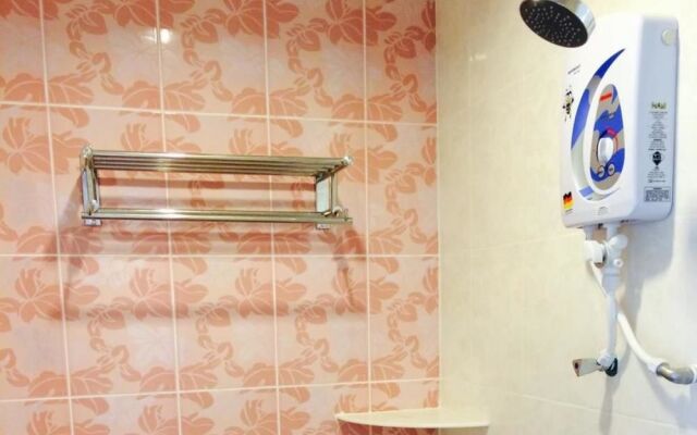 OYO 89583 Grove Hotel