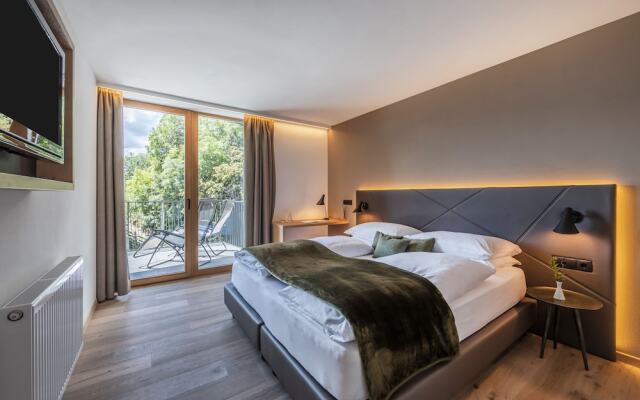 Maraias Luxury Suites & Apartments