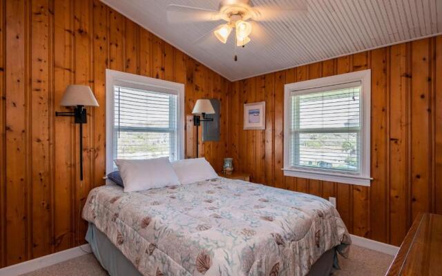 Windward Mark by Oak Island Accommodations