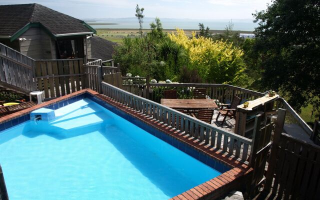Grafton Cottage & Chalets