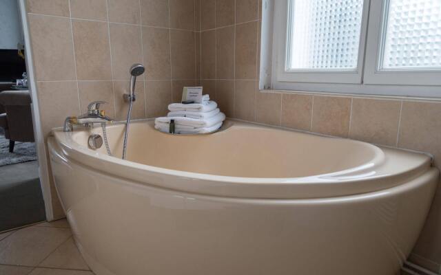 Chambres d'Hôtes - La Villa De La Paix