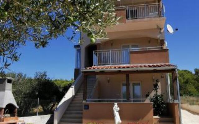 Apartment Alena 1 i 2