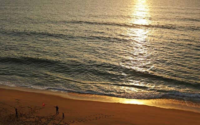 Blue Buddha Beach Rooms & Suites