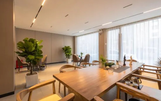 Chuxiong Yuge Hotel (Bohai Park)