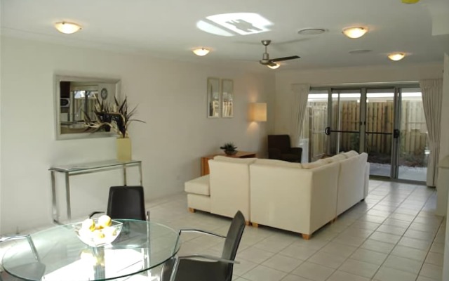 Coolum Villas