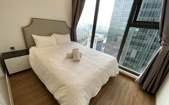 Luna's House Luxury Apartment at Vinhomes Metropolis