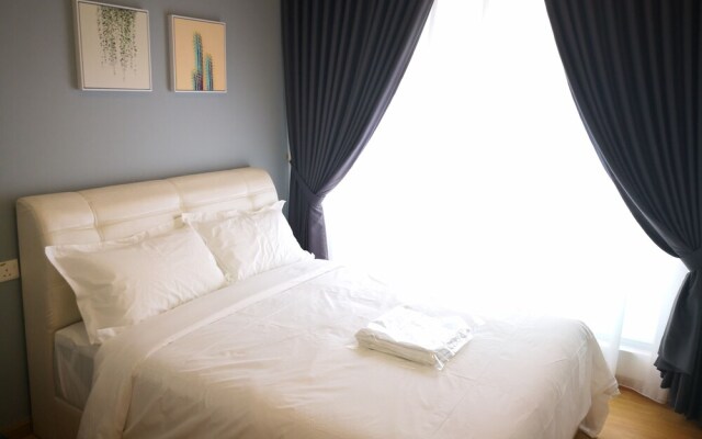 Sea View Homestay @ Country Garden Danga Bay