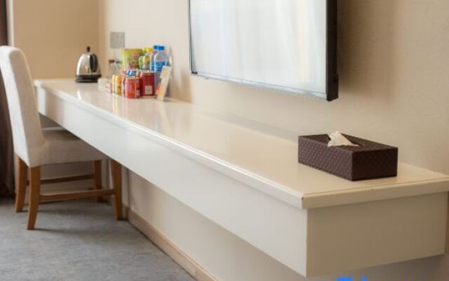 Home Inn Ruibai Cloud Hotel (Longyan Railway Station Zhongshan Road Branch)