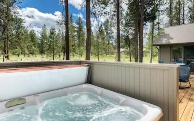 37 Kinglet 4 Bedroom Home by RedAwning