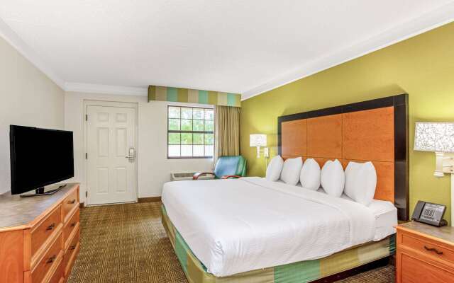 La Quinta Inn by Wyndham Orlando Airport West