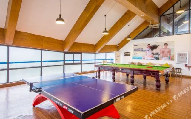Baodun Lake Hushan Hot Spring Resort