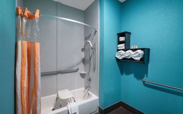 La Quinta Inn & Suites by Wyndham Knoxville East