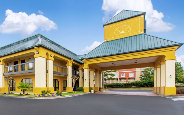 Quality Inn And Suites Civic