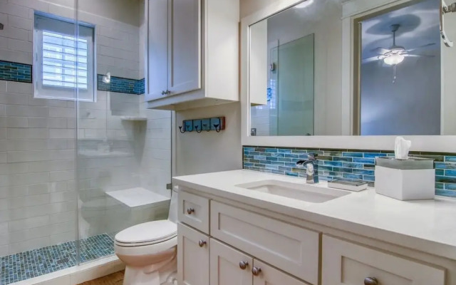 Seaside Sojourn 111 LA