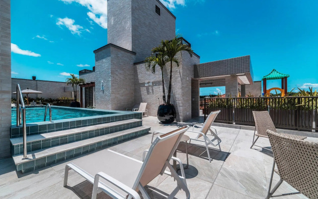 Apartamento 3 suítes c jacuzzi centro de Bombinhas