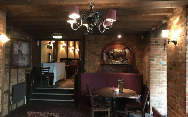 The Royal Victoria & Bull Hotel