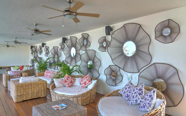 Nayri Life & Spa 108